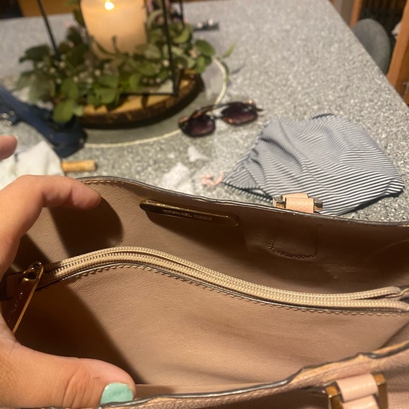 Michael Kors handbag - Picture 5 of 10